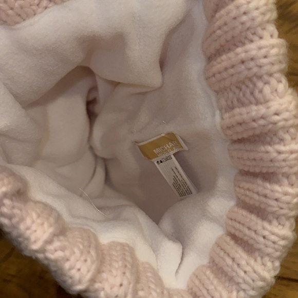 MICHAEL KORS LIGHT PINK HAT. NWT - Picture 4 of 5